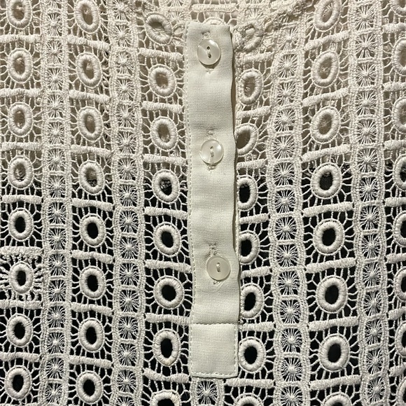 Crochet cream and black top . Great used condition no flaws - Picture 4 of 7
